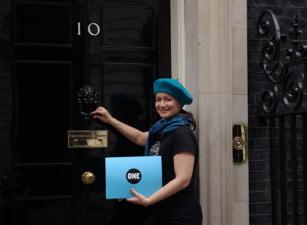 Saira delivers over 35,000 ONE Member signatures calling for the UK to crack down on phantom firms to 10 Downing Street.